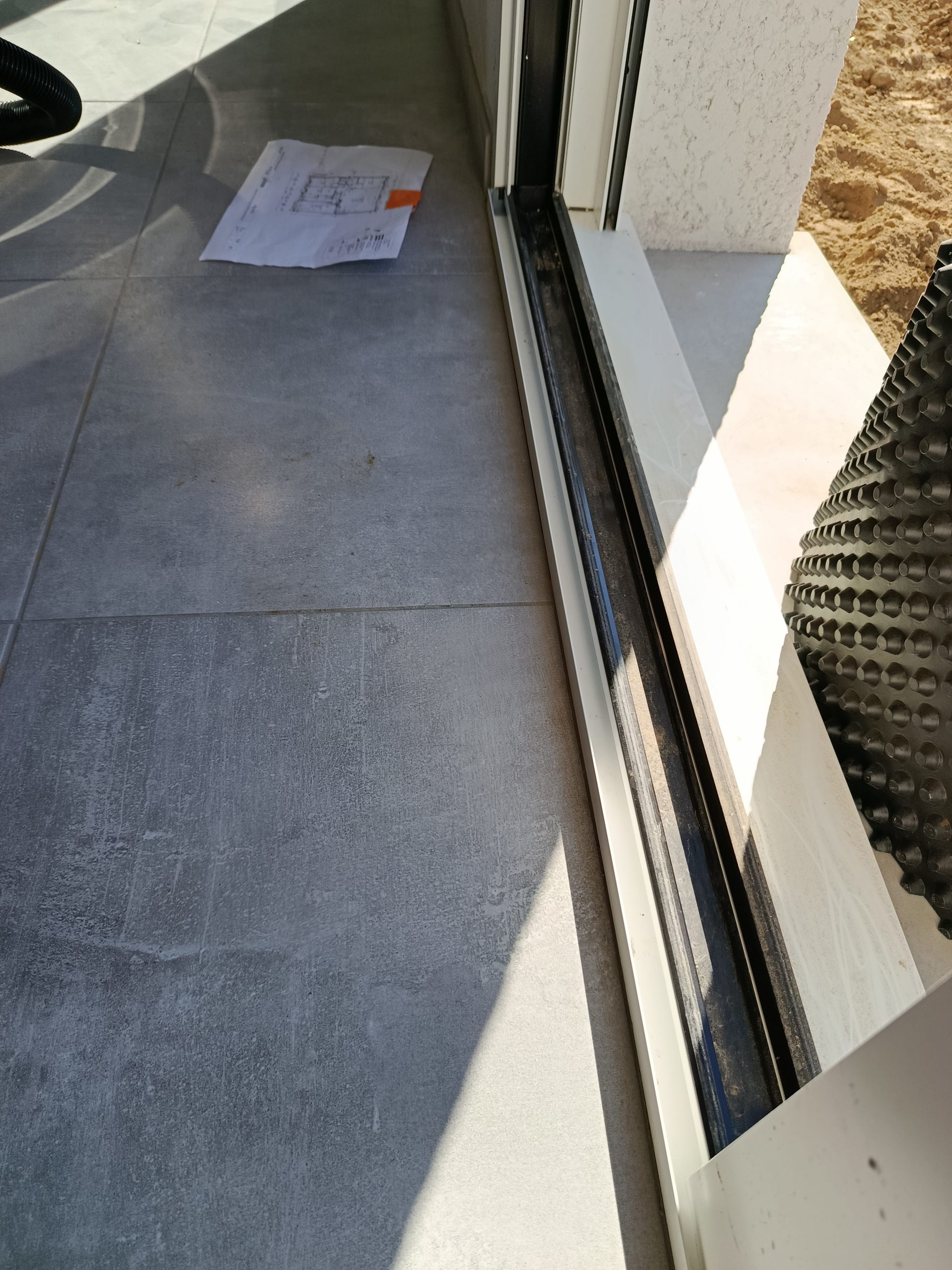 Pendant — rails